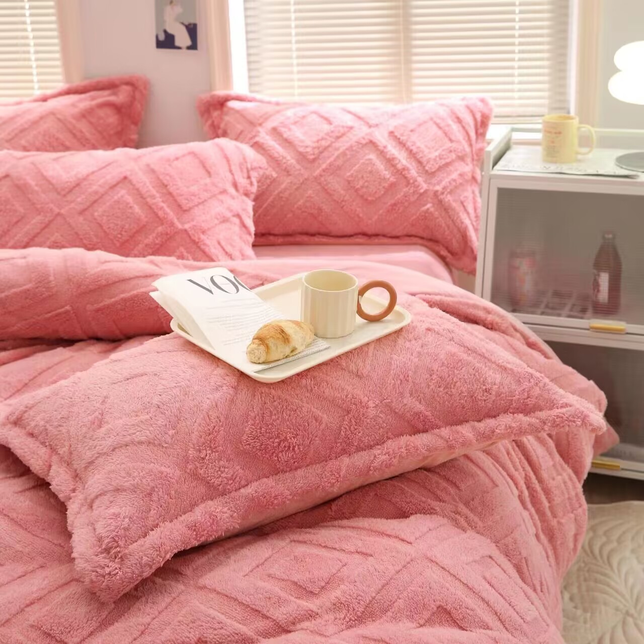 Hot Sale Winter Warm Reversible Fleece Duvet Cover Set Modern Taffeta